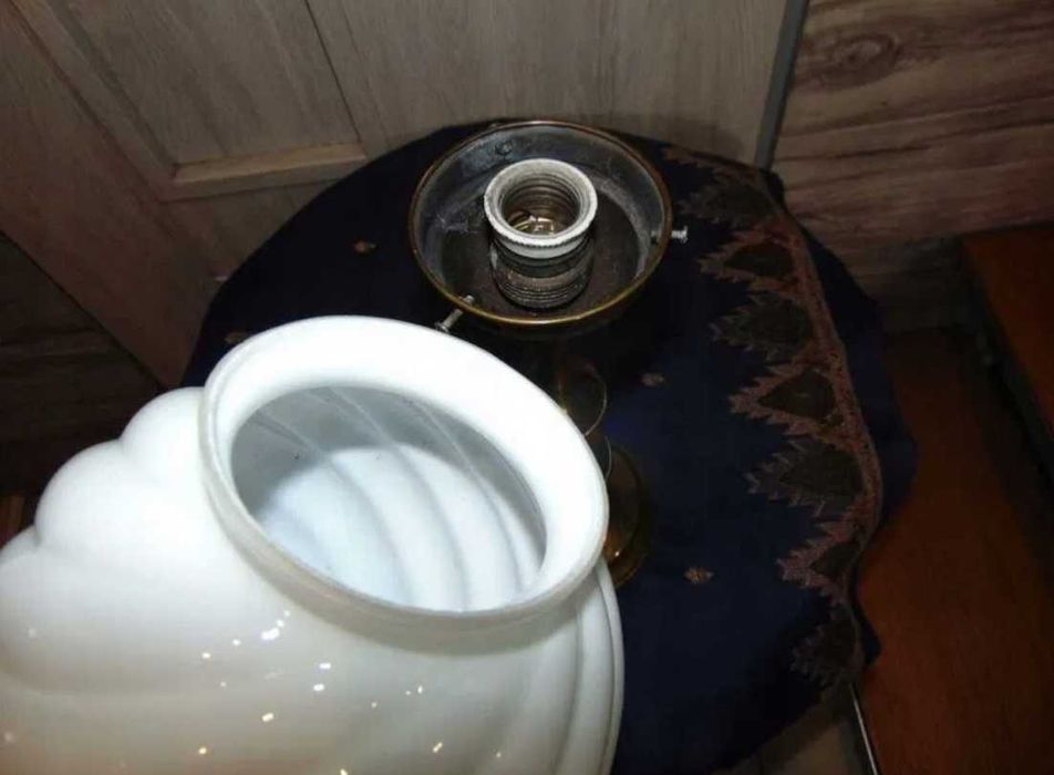 Art deco,mosiężna lampka wys.43,5 cm.