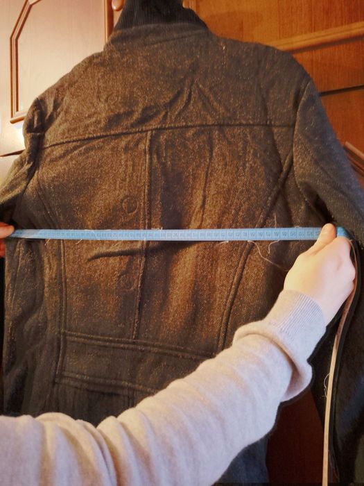 Тепле пальто для хлопця (на вік від 15 років).