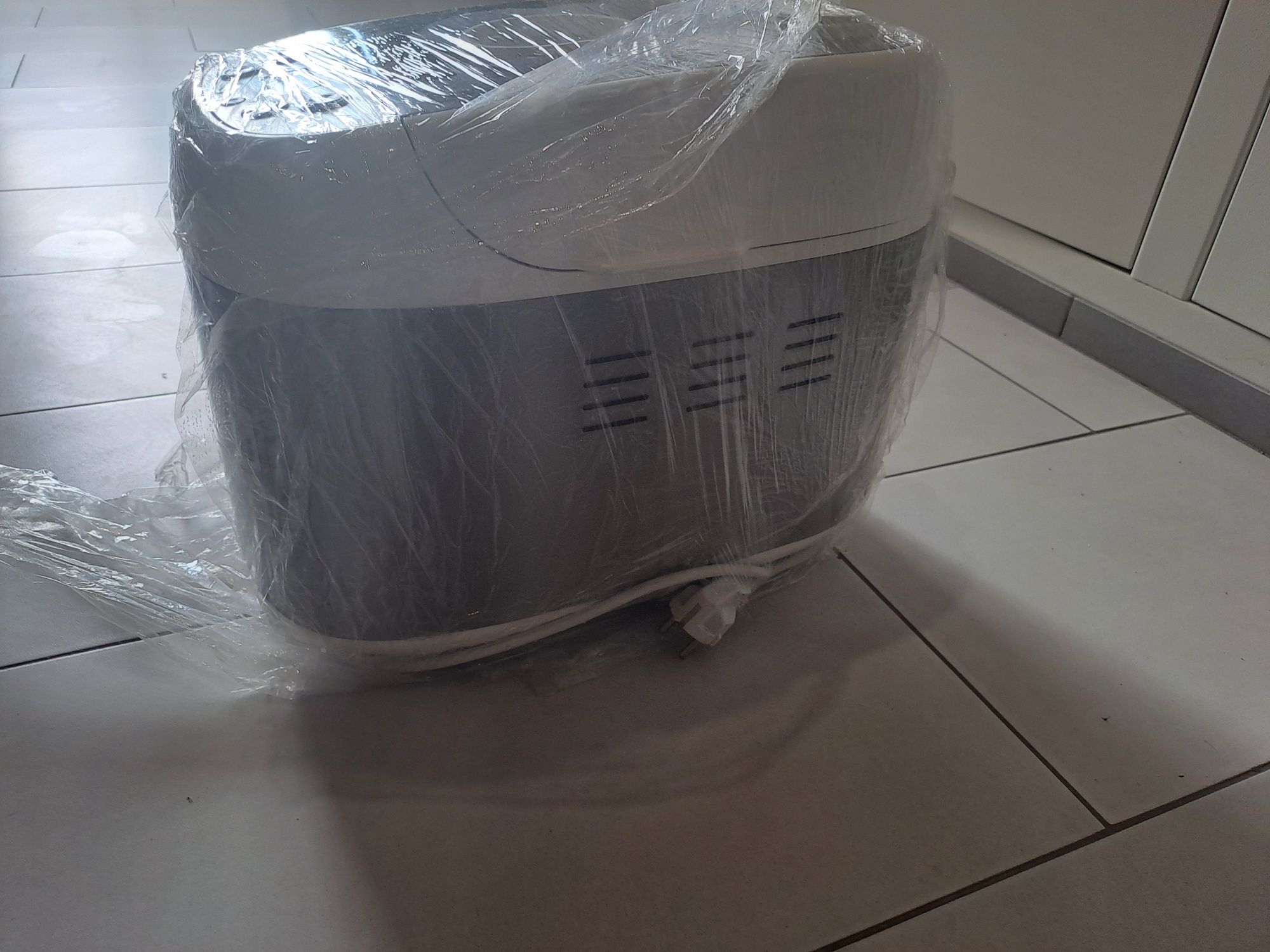 Продам хлебопечку Kenwood