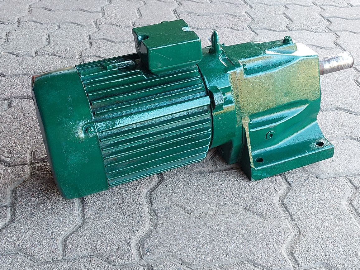 Motoreduktor 3kw. 315obr. KEB