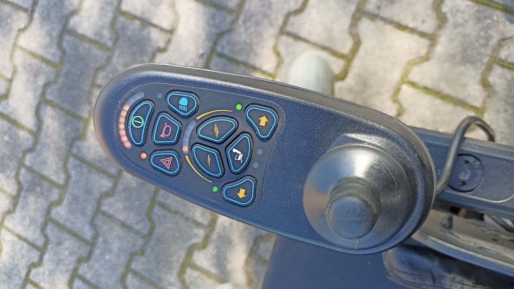 Wózek inwalidzki elektryczny Ottobock Juvo B4