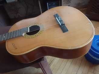 класична гітара Кремона