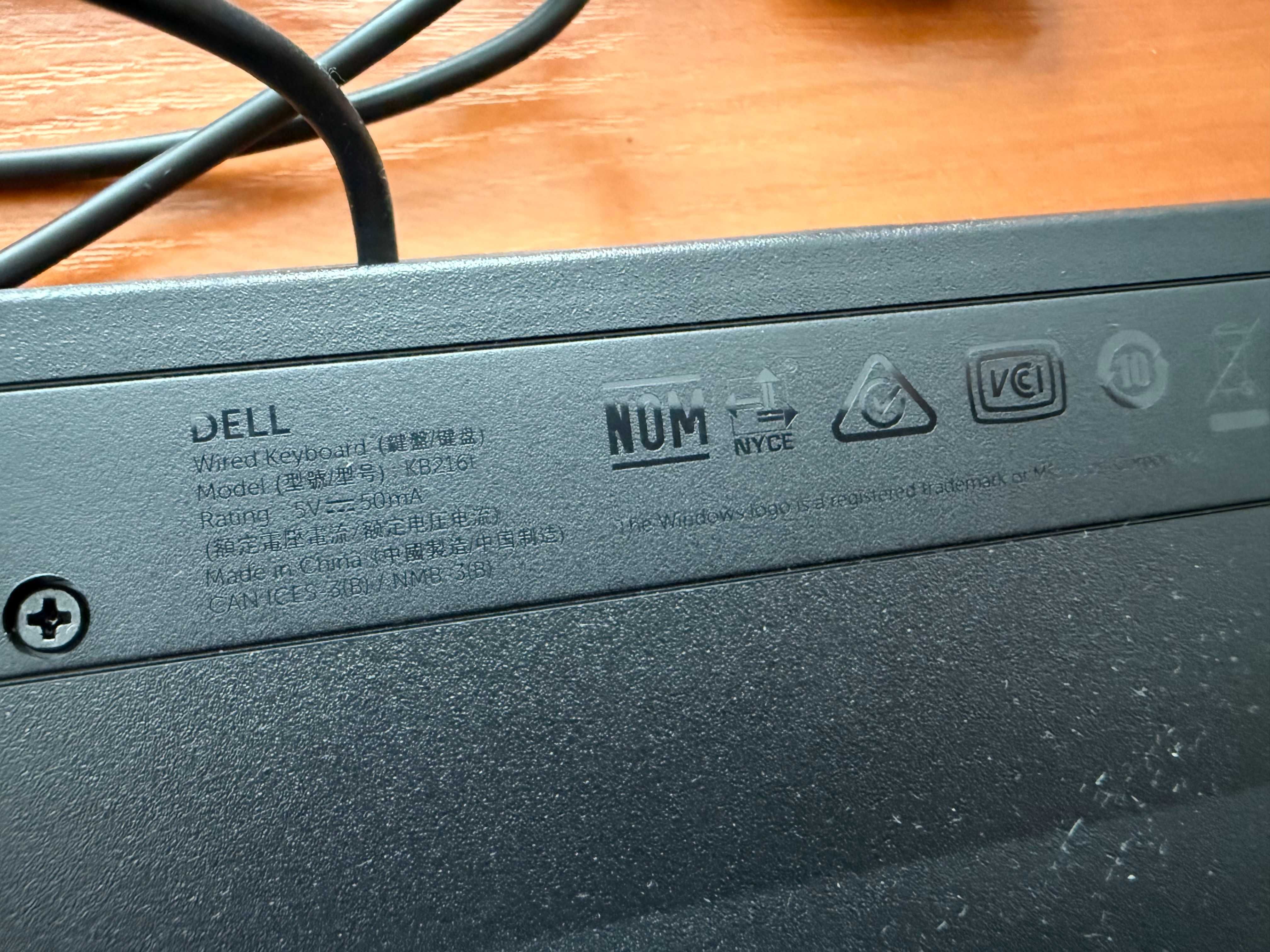 Klawiatura multimedialna DELL KB216 czarna + podpórka pod nadgarstki