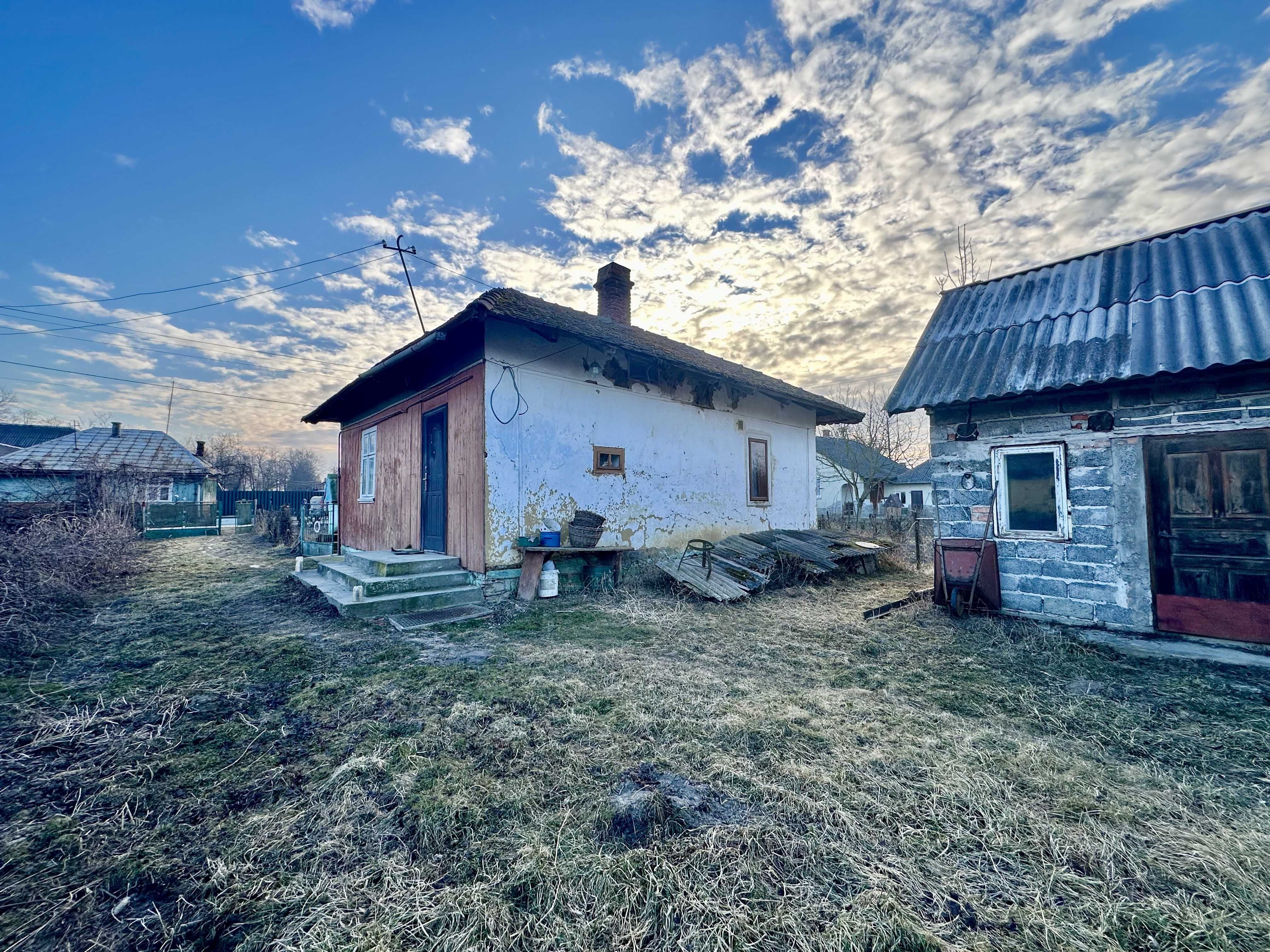 Продається житловий будинок у с.Грушів
