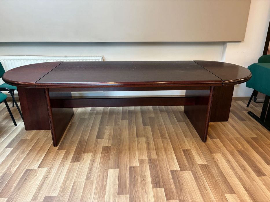 stół konferencyjny, biurka