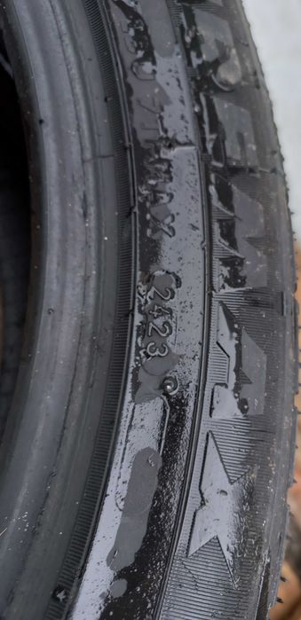 K831130K Komplet 245/40R19 98V Firemax FM808 dot.2423