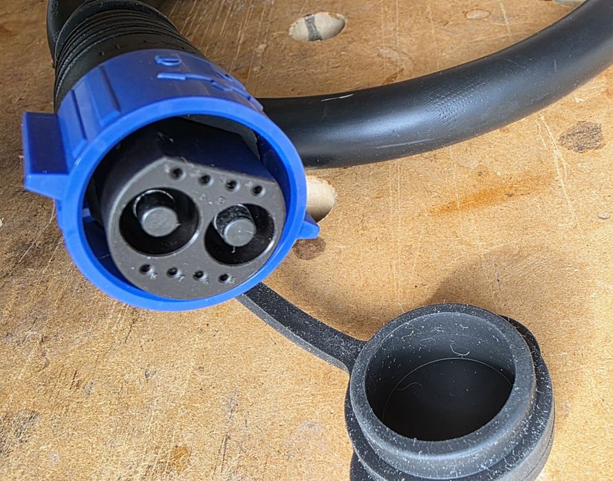 Кабель BLUETTI для присоединения дополнительного аккумулятора