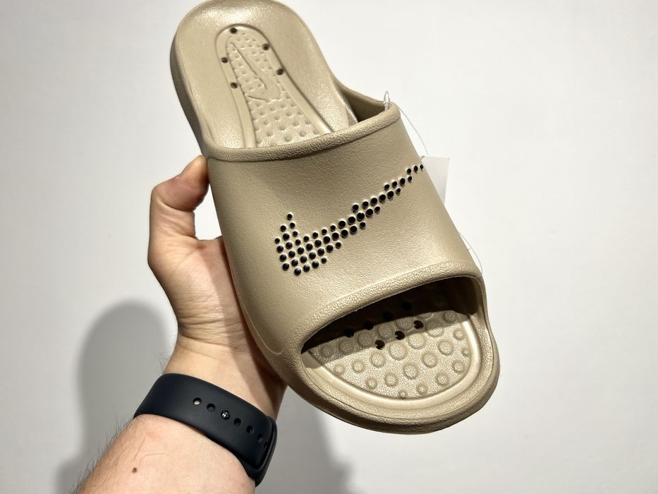 Тапочки Nike Victori ONE SHOWER SLIDE CZ5478-200