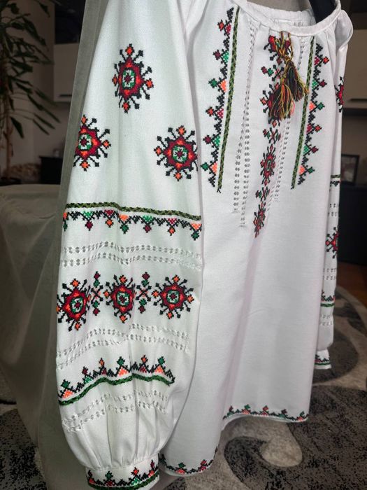 Продам вишиту сорочку.