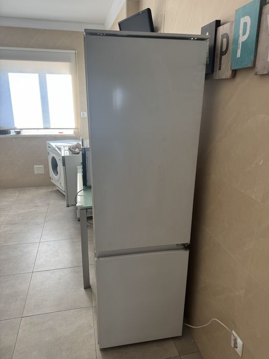 Combinado AEG KBI281 encastrar frigorifigo e arca