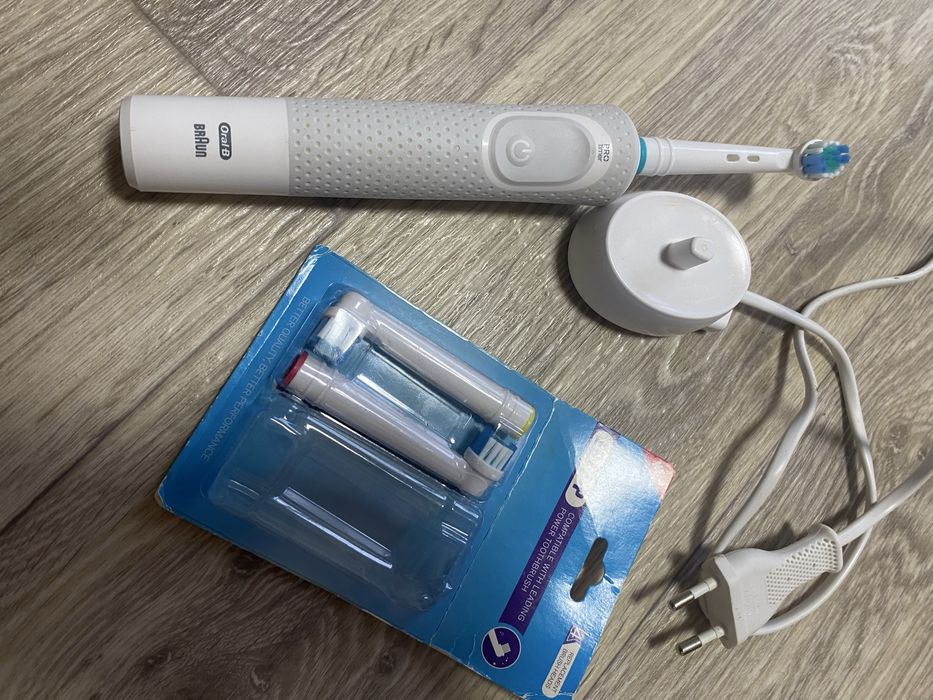 Електрична зубна щітка oral-B від Braun