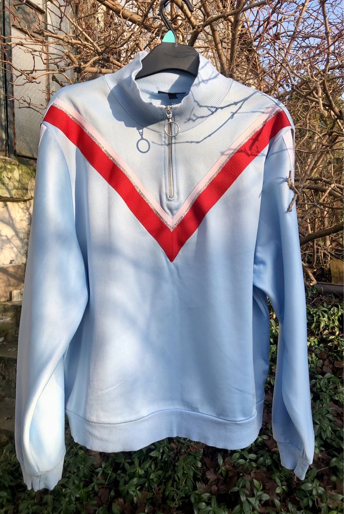 Niebieska bluza ze stójką i lampasami