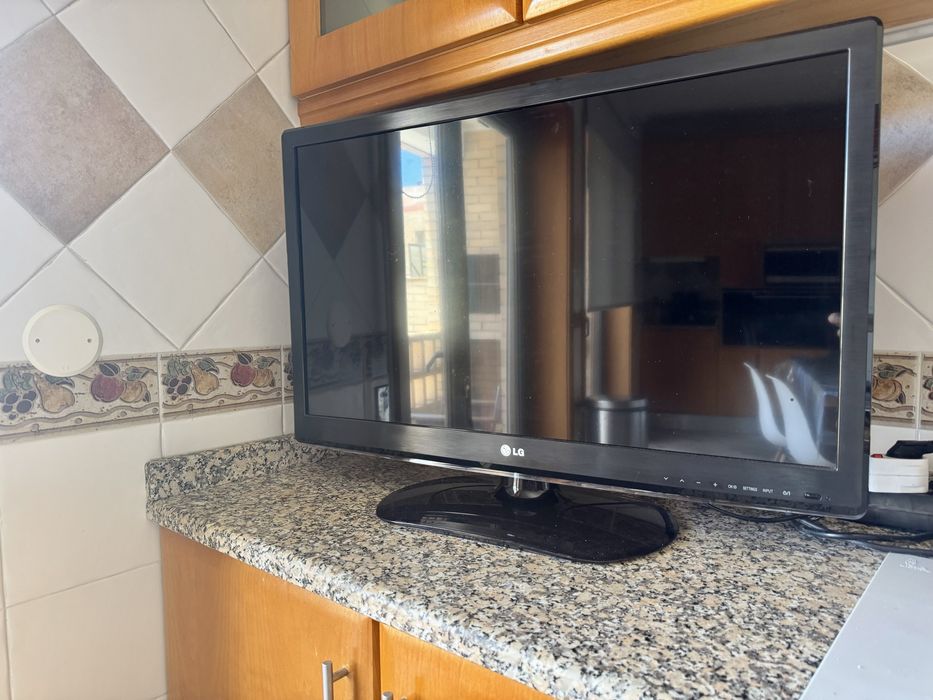 TV LED LG 32” como nova