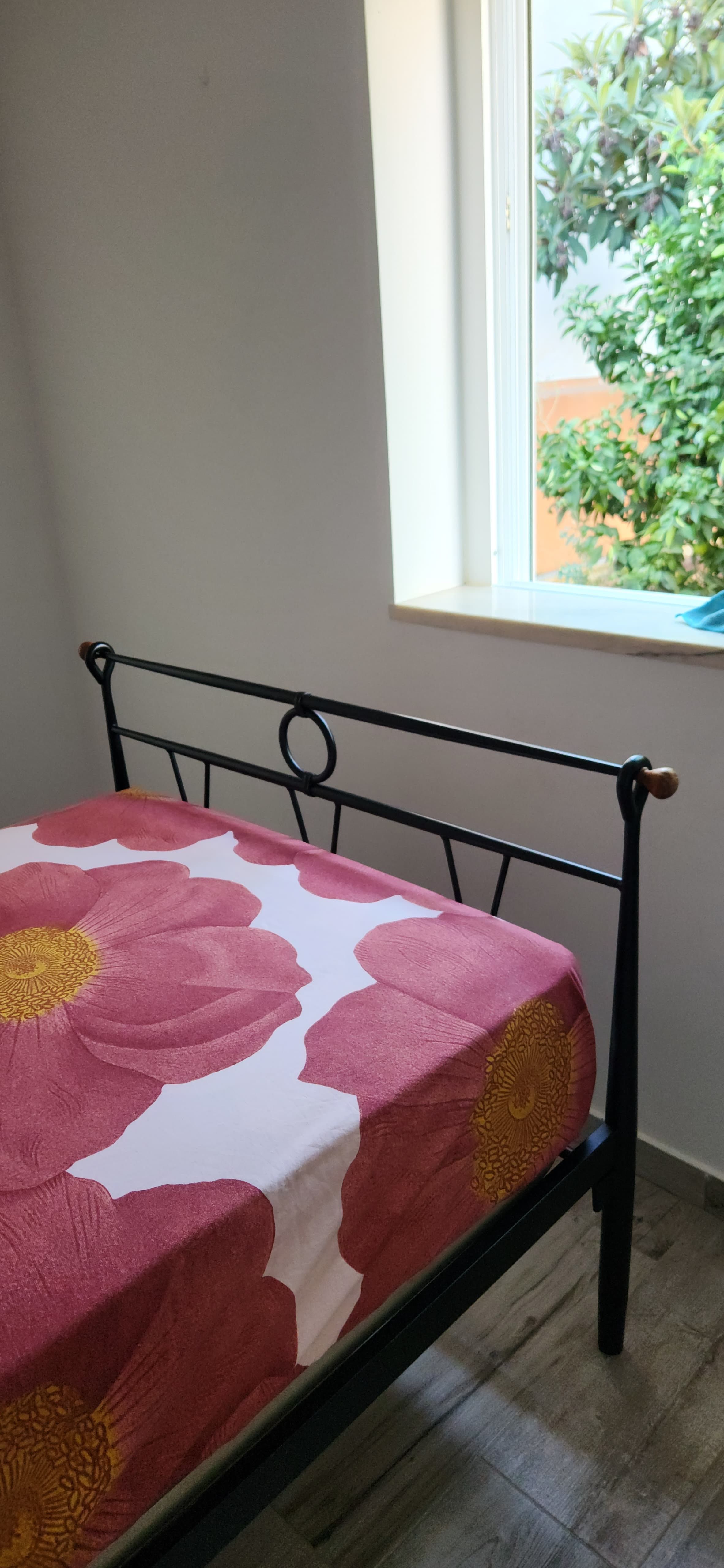 Cama solteiro ferro