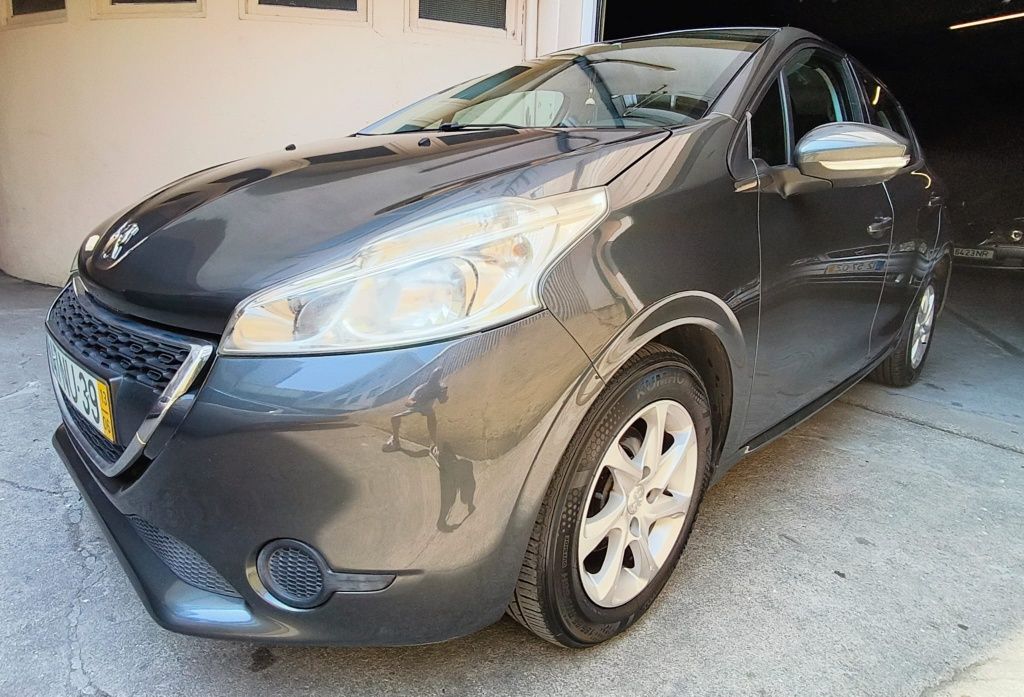 Peugeot 208 1.2Vti 2013 apenas 130 mil kms