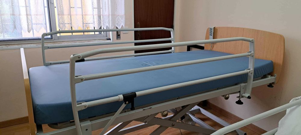 Cama elétrica em bom estado