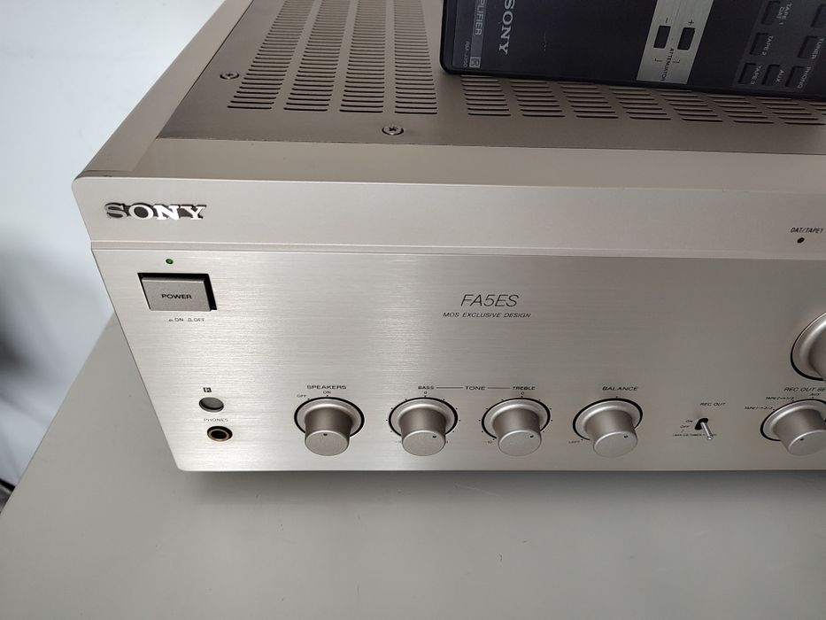 Sony TA-FA5ES , oryginalny pilot . ES . Piękny stan .