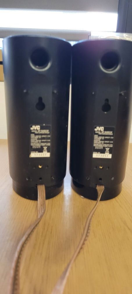 Kolumny surround kino JVC SP-NXBD3F z przewodami