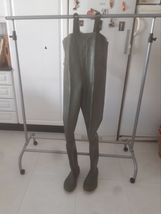 Capa para pesca e botas perneira  preço mais baixo