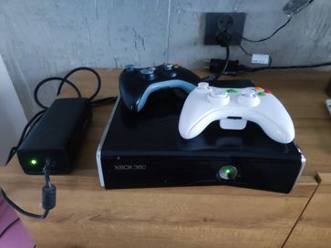 Xbox 360, 2x kontroler, kinect, zasilacz, gry.