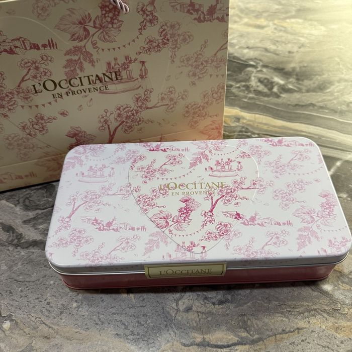 L'occitane подарунковий набір кремів для рук з бальзамом для губ