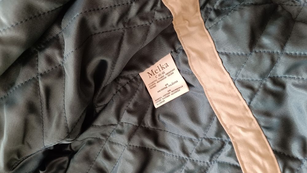 Gabardine clássica de homem beje, marca Melka