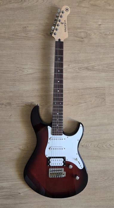 Gitara elektryczna Yamaha Pacifica 112V OVS RL + BOSS Katana MINI