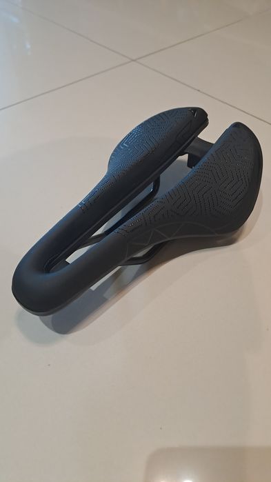 Nowe siodełko rowerowe GRAVEL MTB