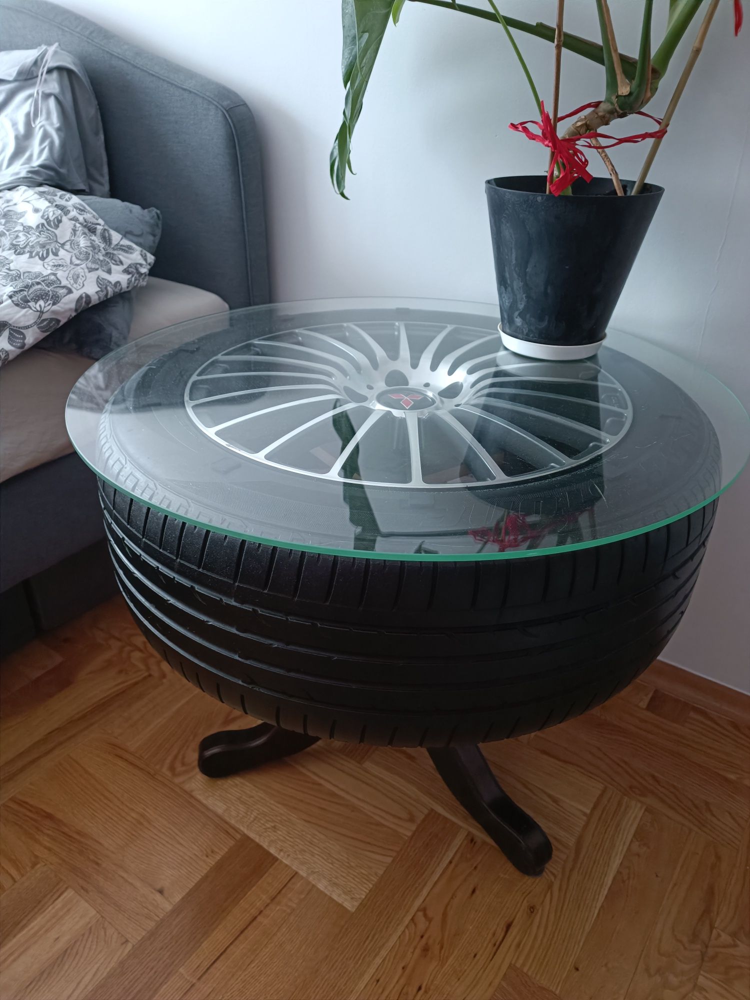 Stolik kawowy z felgi samochodowej