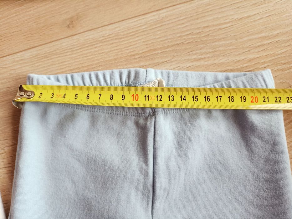 Komplet dziewczęcy sweter tunika leginsy ecru błękit 92