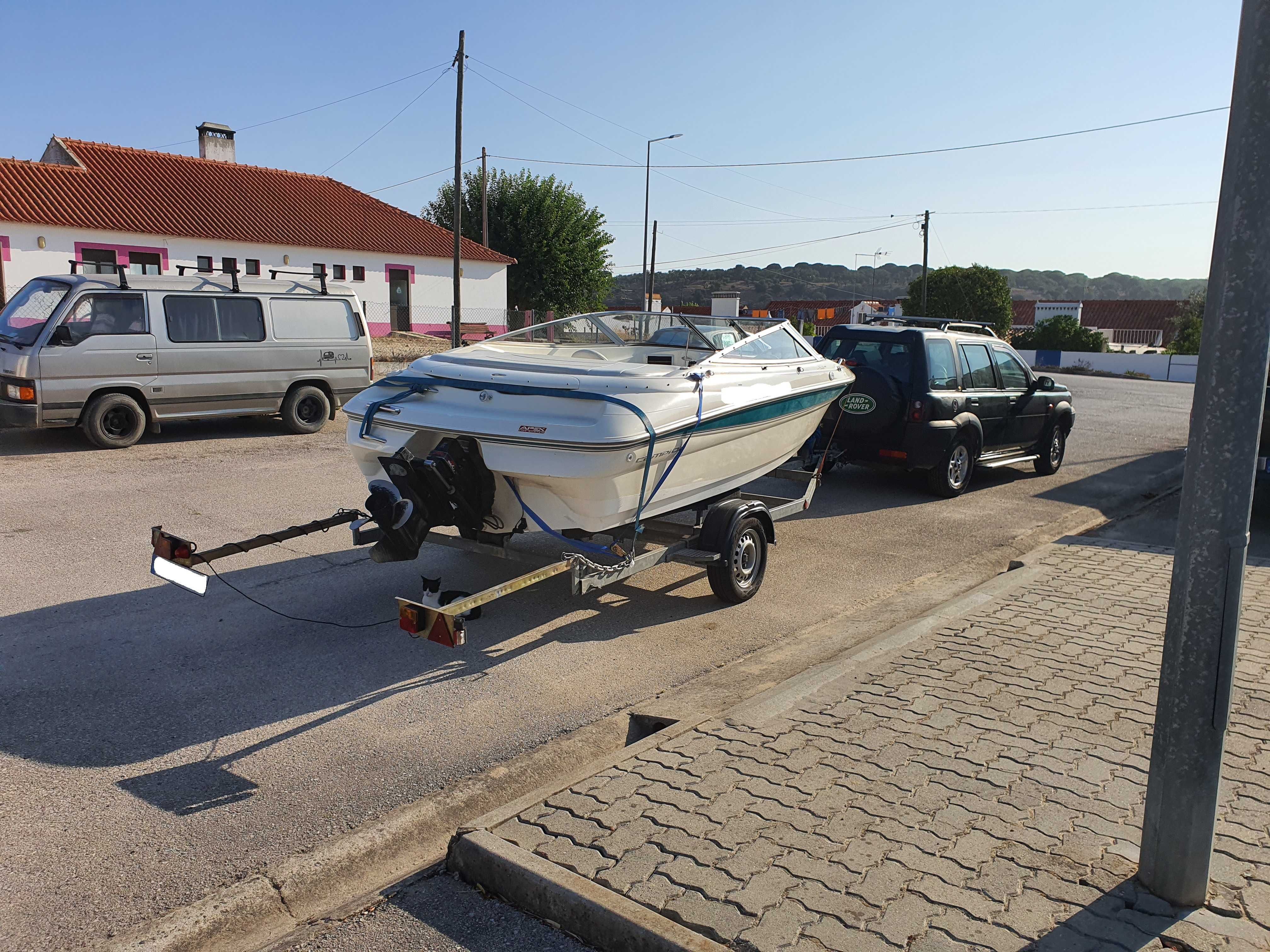 Barco Campion Allante com atrelado Mercruiser 145HP