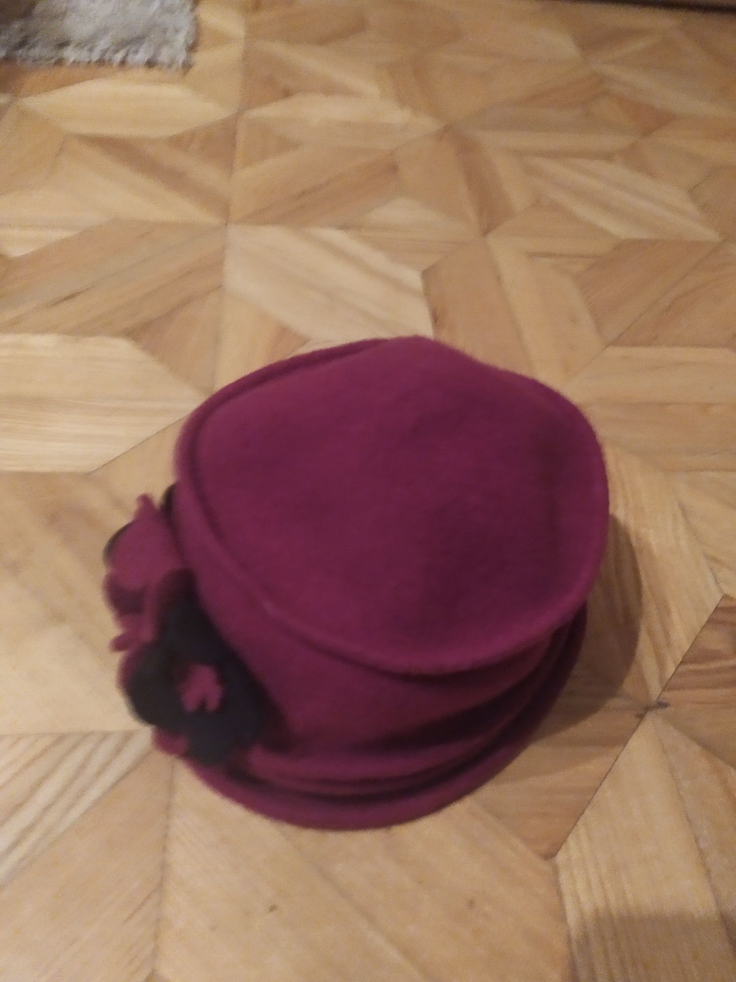 Wełniana czapka damska