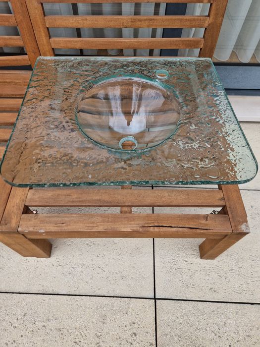 Lavatório de vidro