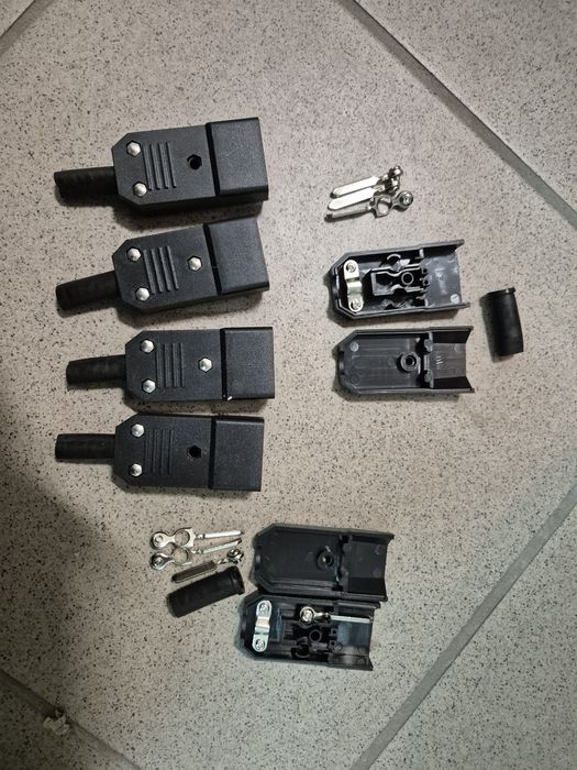 Zestaw wtyków do przedłużek IEC