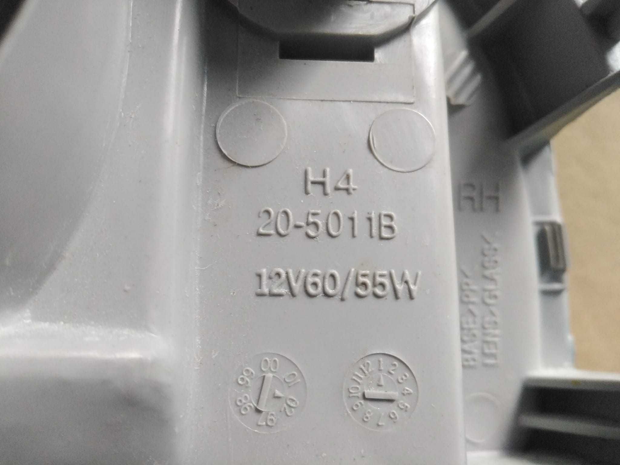 Farol Direito Renault Twingo de 1993 a 1999 Novo
