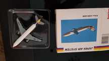Miniaturas de aviões comerciais