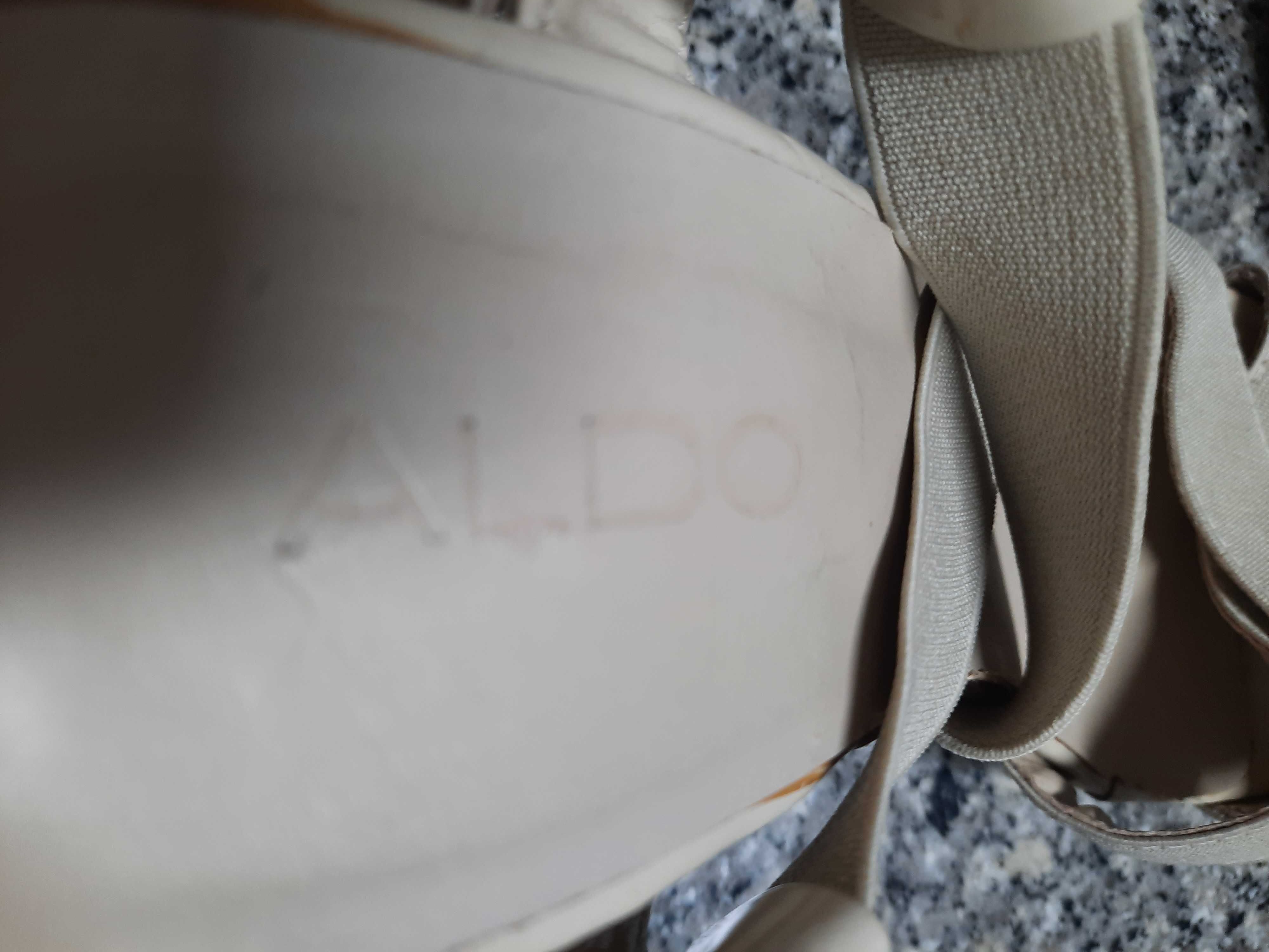 Sandálias Aldo como novas