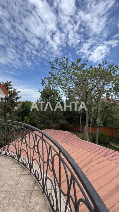 Дом у моря в охраняемом жилом массиве Совиньон