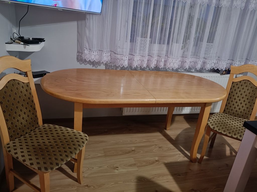 Stół z 6 krzesłami