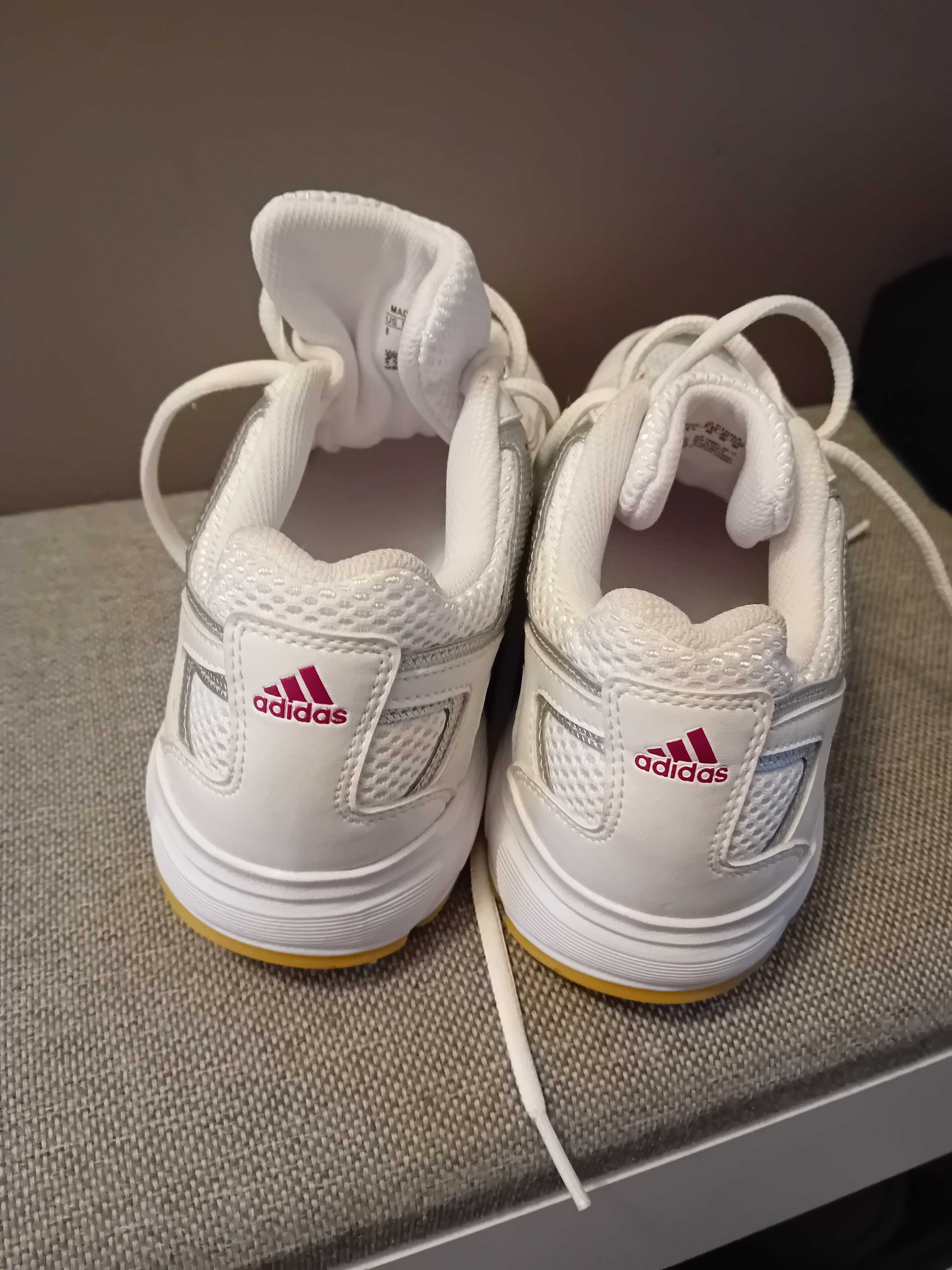 Buty halówki do siatkówki squasha tenisa Adidas 39