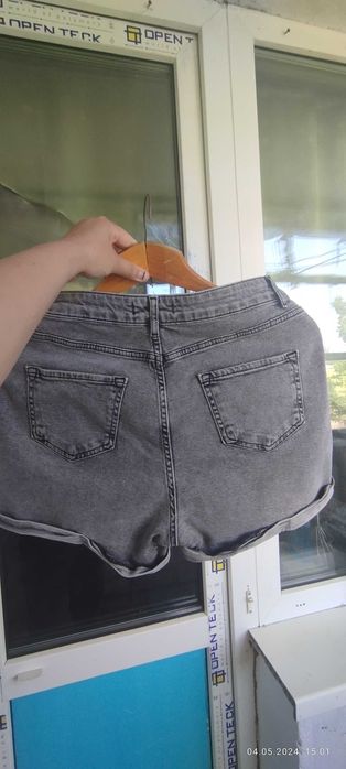Стильні шорти в відмінному стані