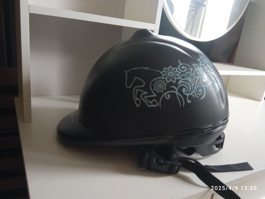 Kask jeździecki dla dziecka