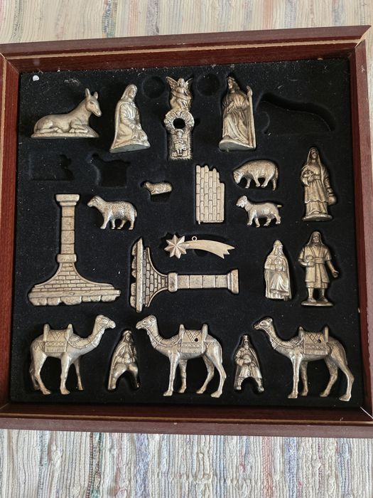 Mini presépio em metal