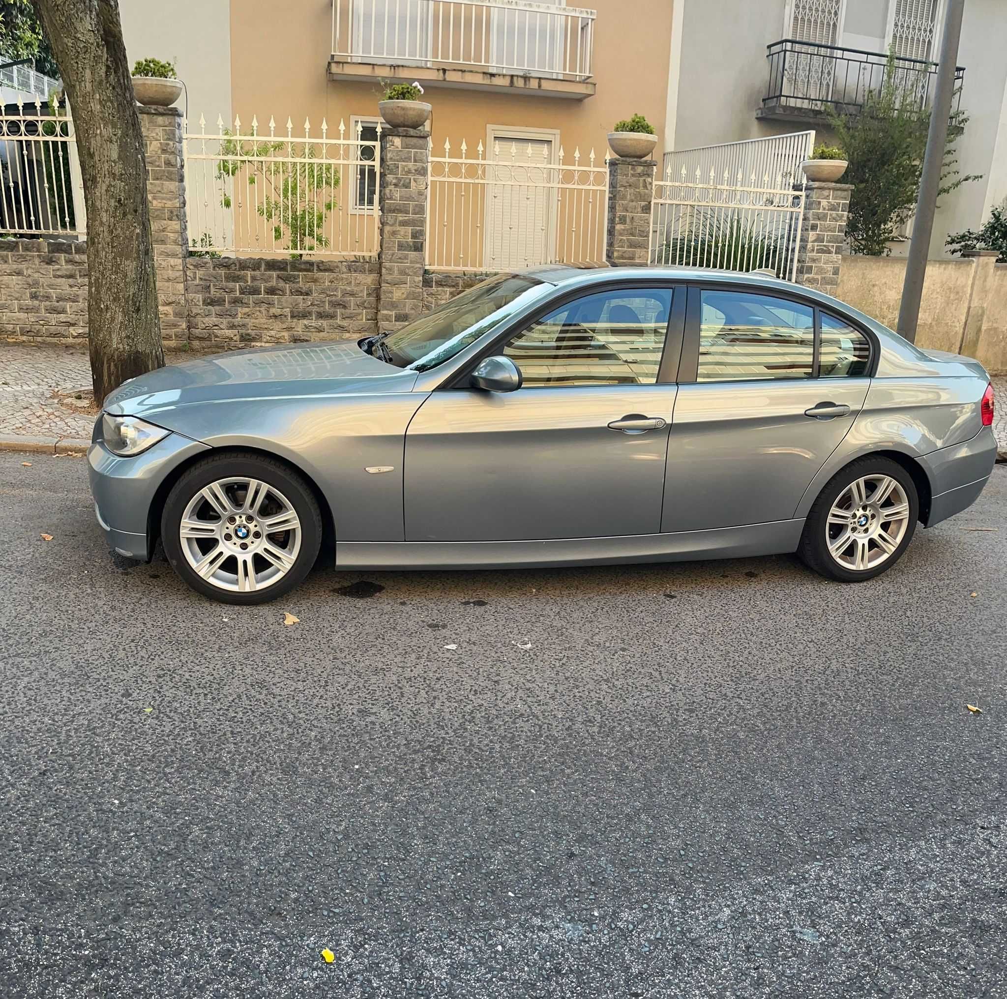 Vendo BMW Série 3 (E90), em excelente estado - Lisboa