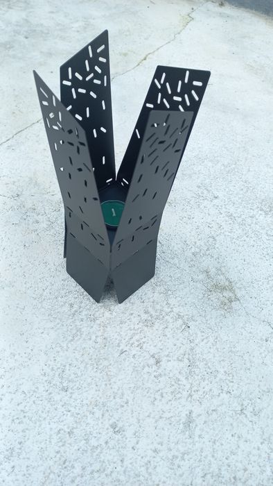 Castiçal metálico preto