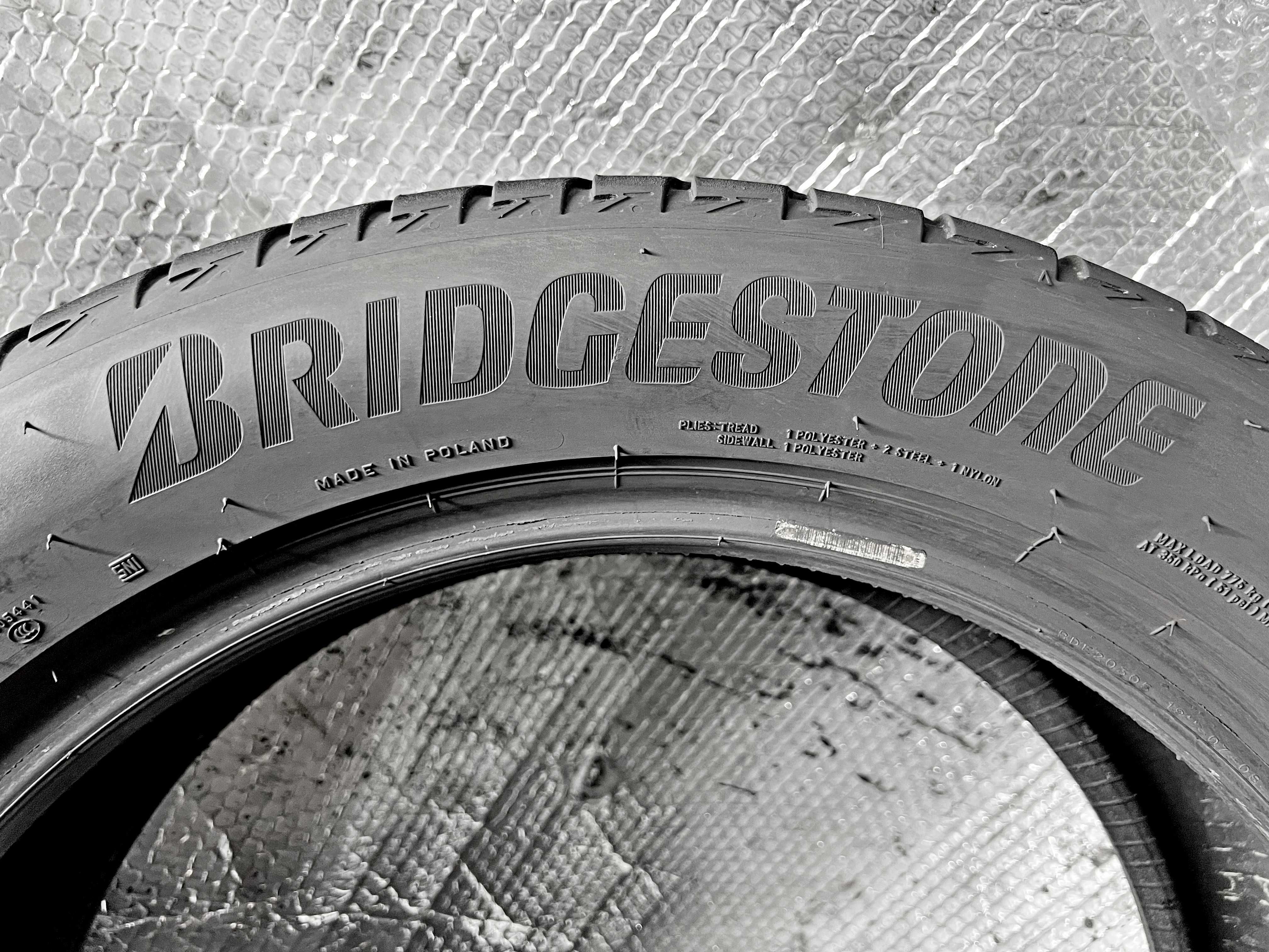 Шини Б/в 235.50.19 комплект Bridgestone