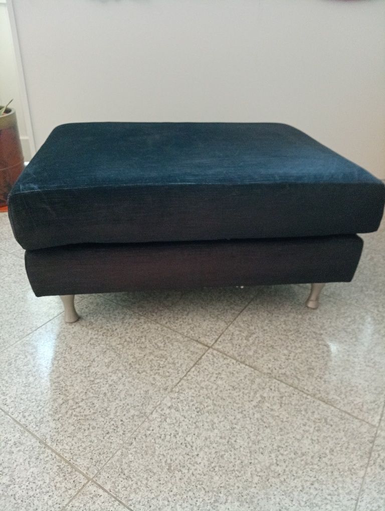Puff em veludo preto