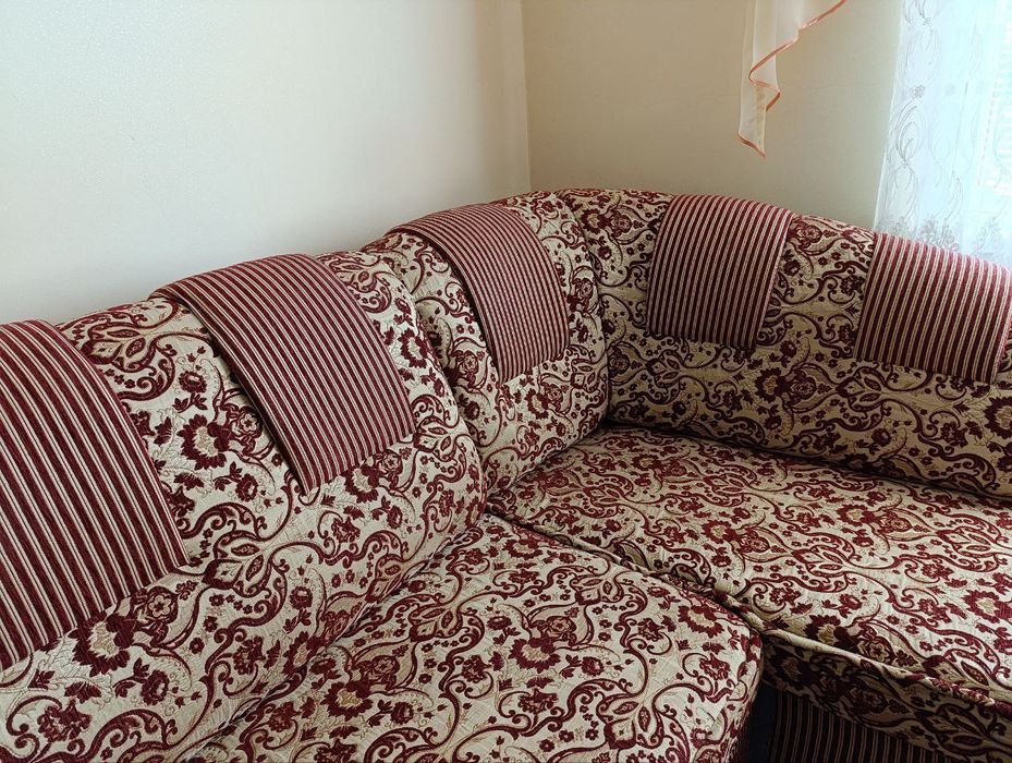 Кутовий диван, диван