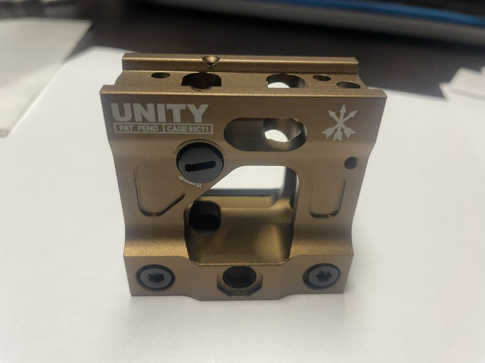 Montaz Unity podnoszący oś celowania