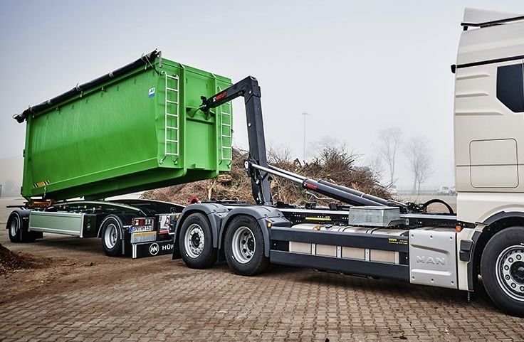 Kontenery na odpady gruz śmieci ziemię (BDO wywóz transport przyczepa)